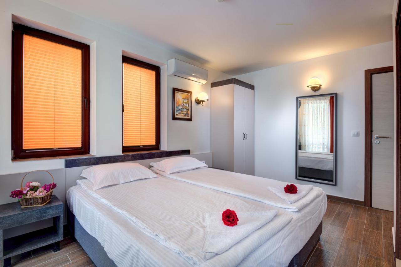 Panorama Blue Family Hotel And Free Parking Nesebăr Exterior foto