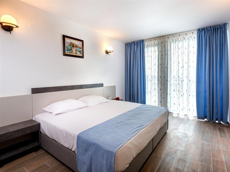Panorama Blue Family Hotel And Free Parking Nesebăr Exterior foto